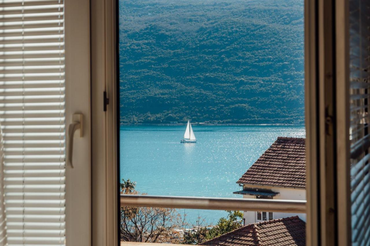 Apartmani Mara Kumbor Bagian luar foto