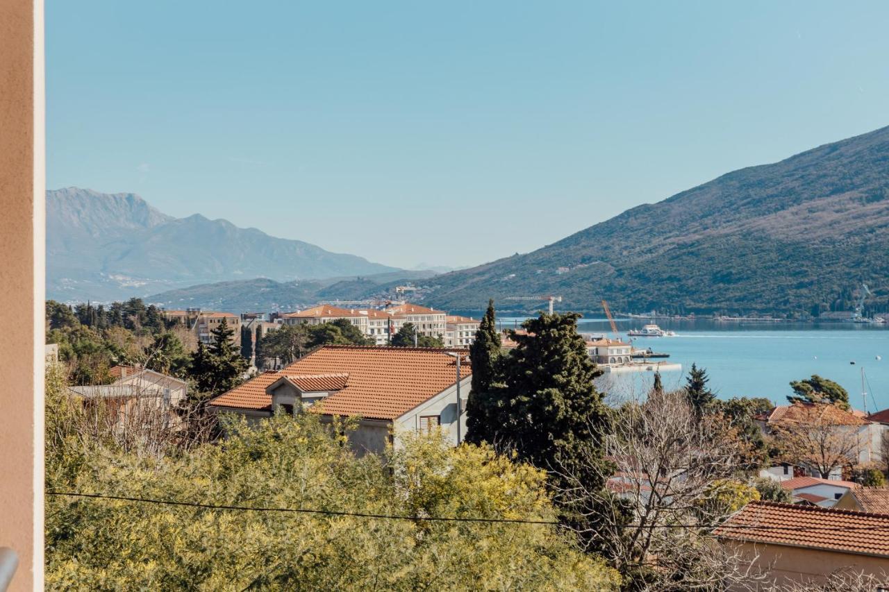 Apartmani Mara Kumbor Bagian luar foto