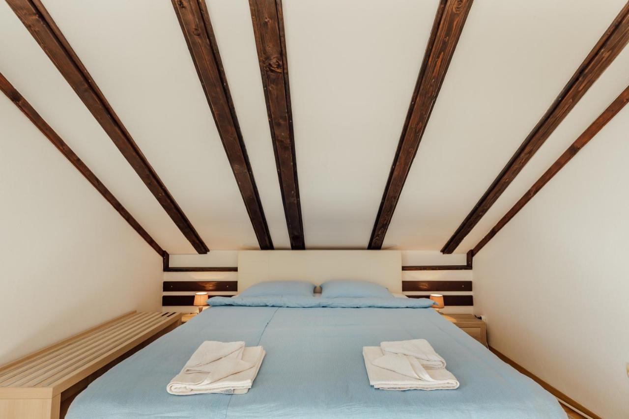 Apartmani Mara Kumbor Bagian luar foto