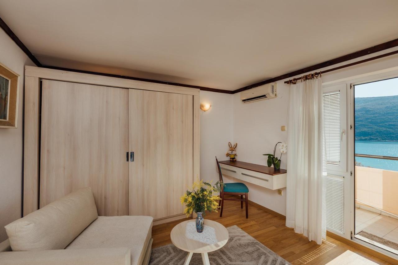 Apartmani Mara Kumbor Bagian luar foto