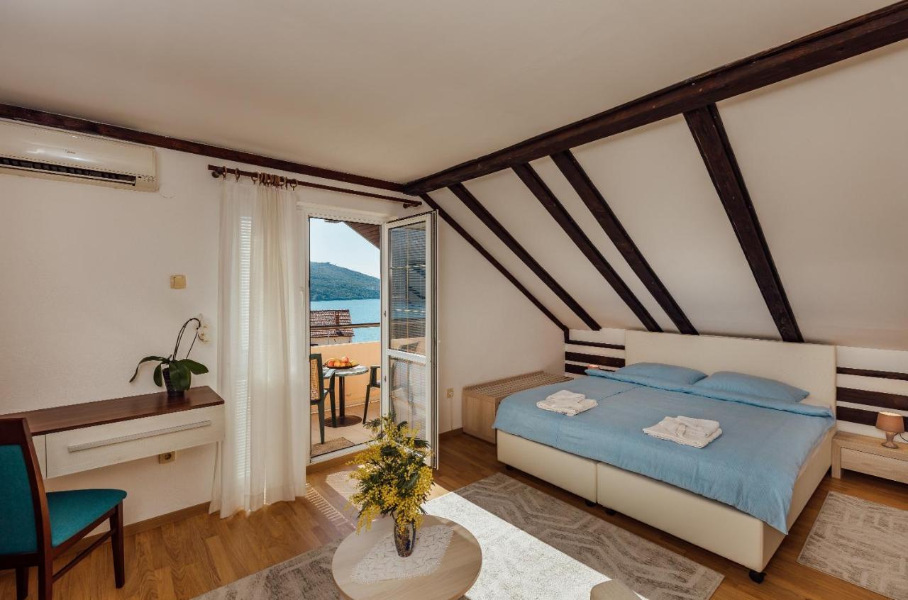 Apartmani Mara Kumbor Bagian luar foto